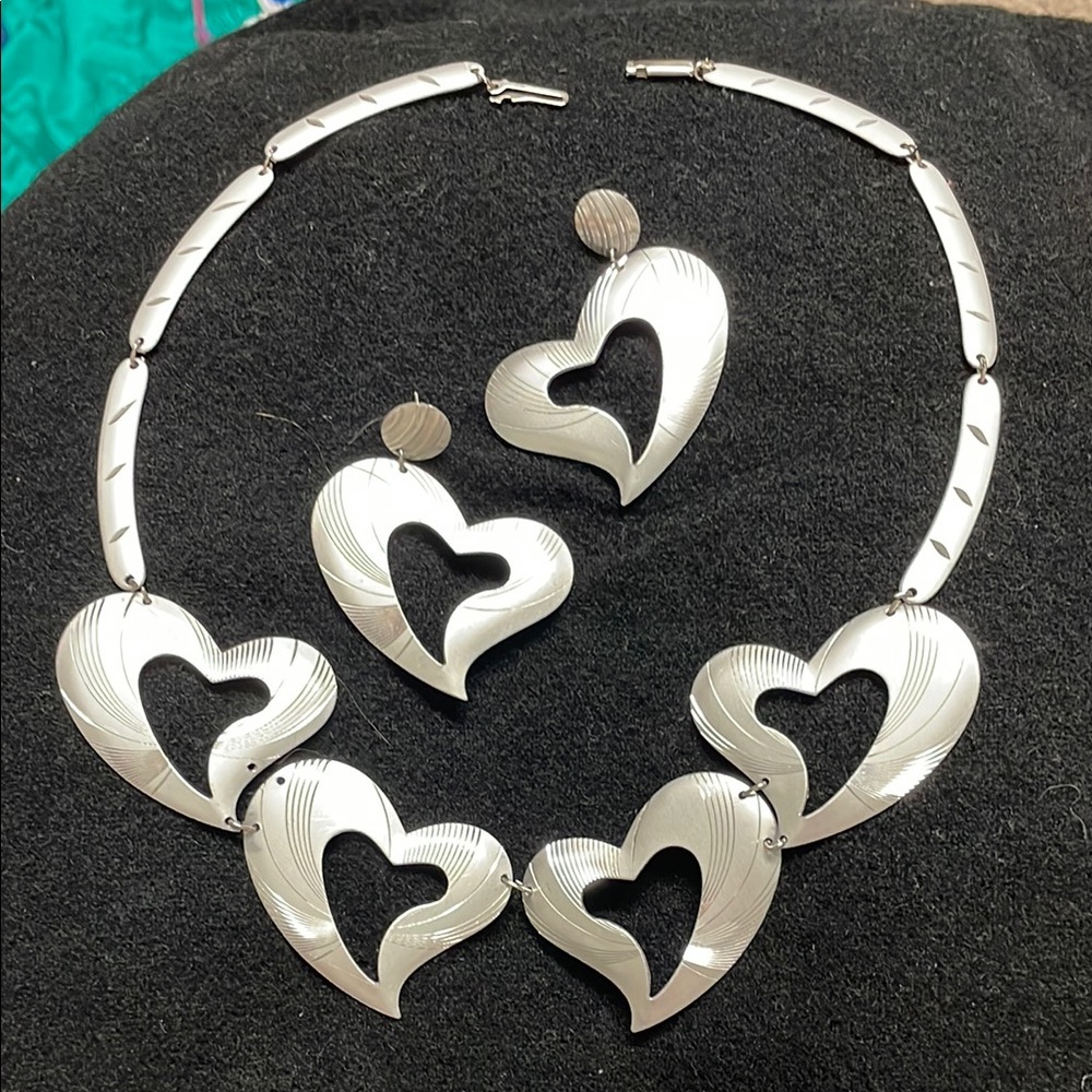 Metal Silver Heart Necklace and Earring Set
